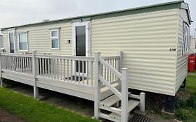 Golden Sands 6 Berth Beach Front Ingoldmells Beds Made Up For Arrival Wifi